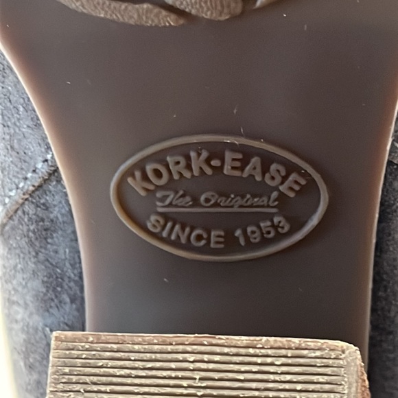 Kork-Ease Madelena Taupe Gray Ankle Booties, Back Zip, Size 7 M, Distressed - Picture 10 of 12